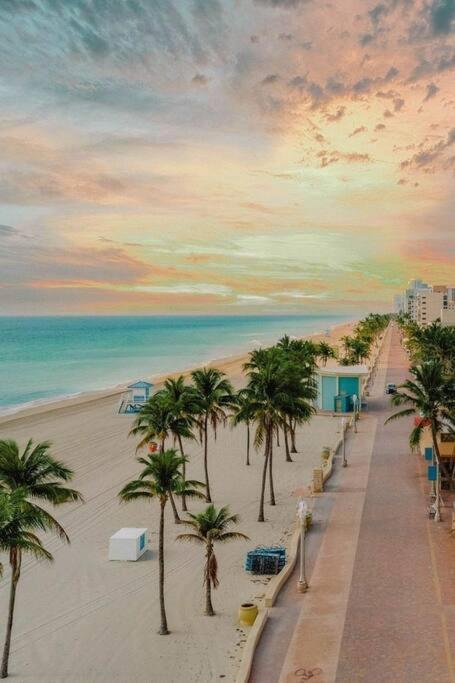 Hollywood Beach, Steps To The Beach, Pool Eksteriør billede