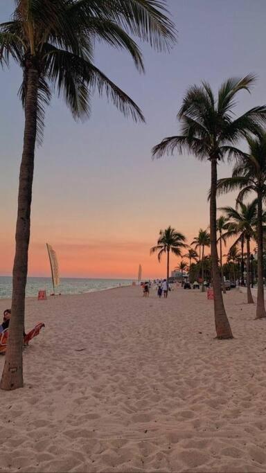 Hollywood Beach, Steps To The Beach, Pool Eksteriør billede